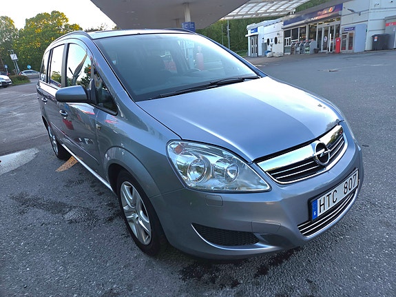 Opel Zafira 3 of 5