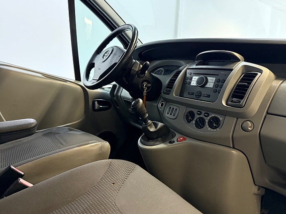 Opel Vivaro 5 of 5