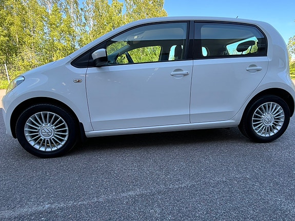 Volkswagen UP! 5 of 5
