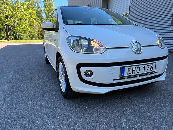 Volkswagen UP! 4 of 5
