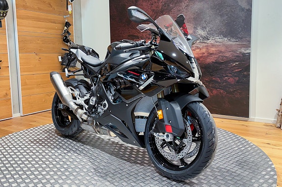 BMW S 1000 RR | Dynamic package | Race package | Spara 18.395kr 3 of 5