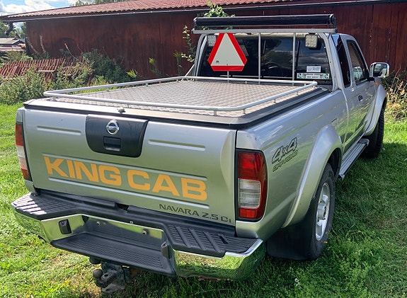 Nissan King Cab 8 of 8