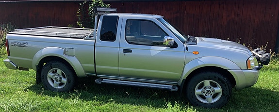 Nissan King Cab 3 of 8
