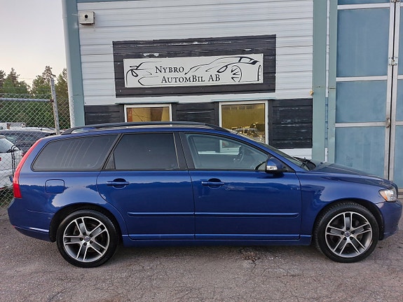 Volvo V50 2 of 5