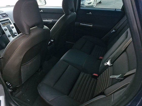 Volvo V50 7 of 11