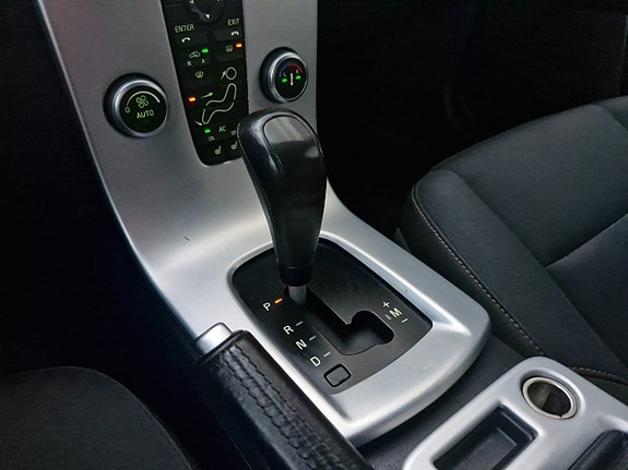 Volvo V50 4 of 5
