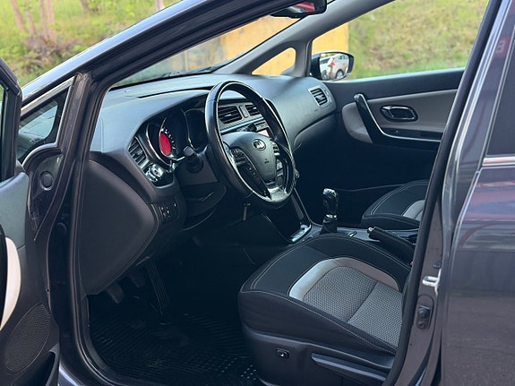 Kia Ceed 6 of 8