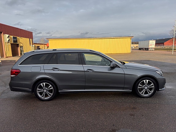 Mercedes-Benz E220 4 of 16