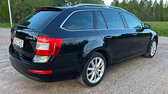 Skoda Octavia 3 of 5