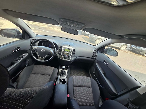 Hyundai i30 9 of 12