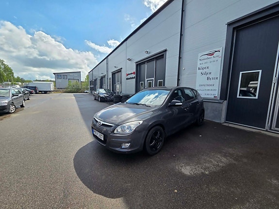 Hyundai i30 10 of 12
