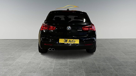 BMW 120i 5 of 13
