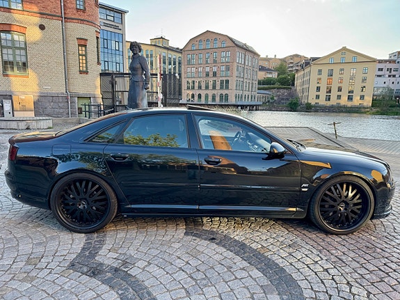 Audi A8 4 of 5