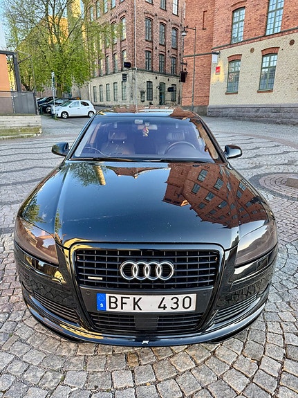 Audi A8 7 of 17
