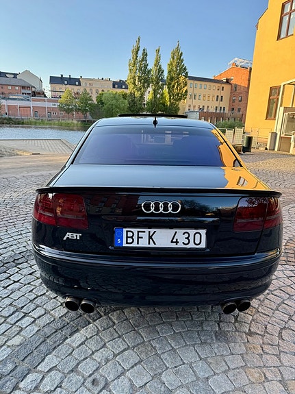 Audi A8 8 of 17