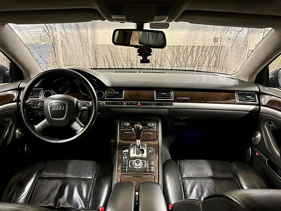 Audi A8 13 of 17