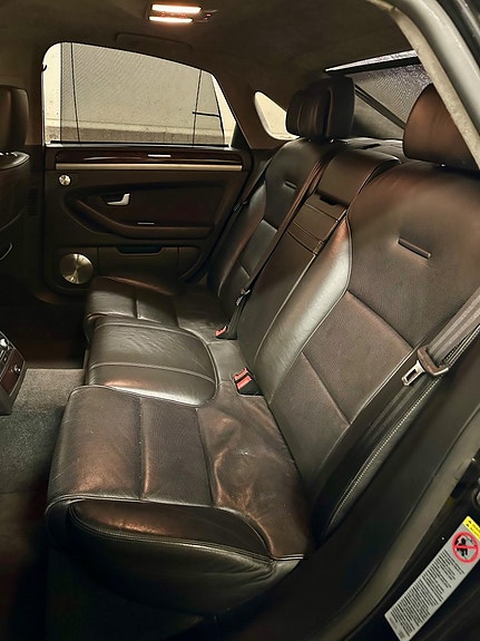 Audi A8 12 of 17