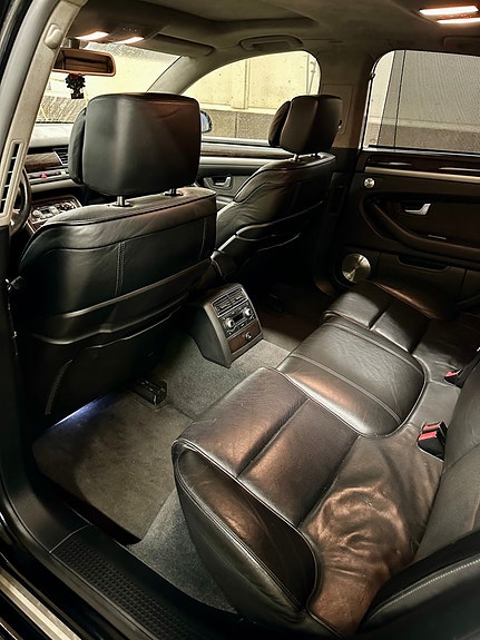 Audi A8 11 of 17
