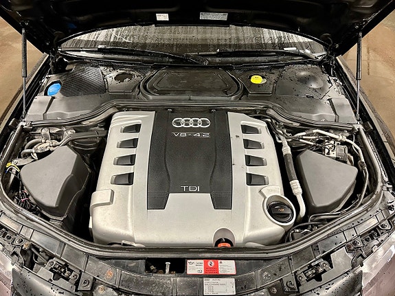 Audi A8 15 of 17