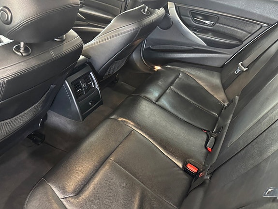 BMW 320d 5 of 5