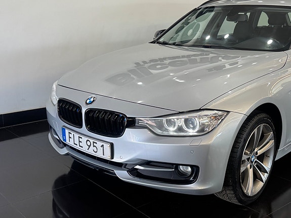 BMW 320d 2 of 5