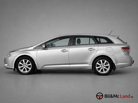 Toyota Avensis 2 of 5