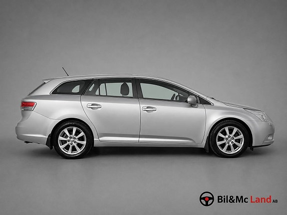 Toyota Avensis 7 of 15