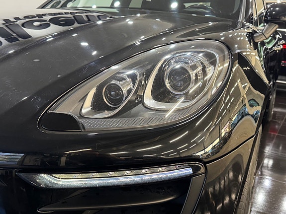 Porsche Macan 5 of 5