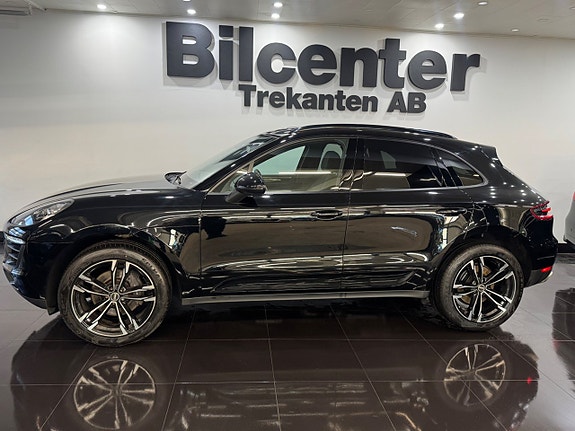 Porsche Macan 3 of 5