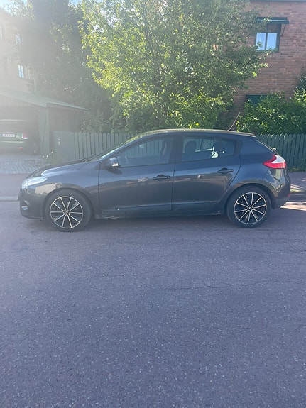 Renault Megane III 3 of 5