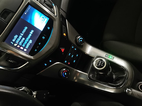Chevrolet Cruze 15 of 18