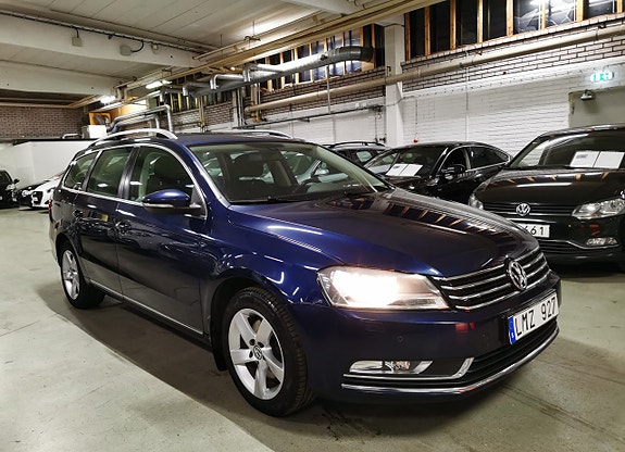 Volkswagen Passat 2 of 5
