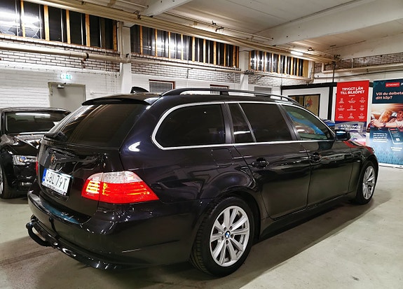 BMW 520d 4 of 5
