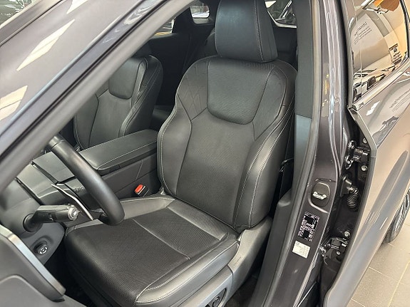 Lexus RX450h+ 20 of 25
