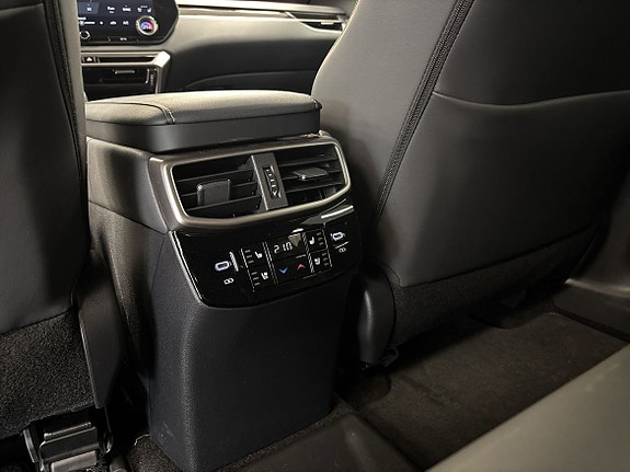Lexus RX450h+ 22 of 25