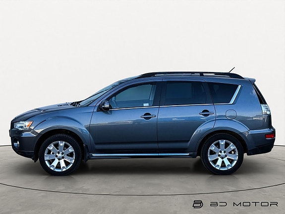 Mitsubishi Outlander 2 of 5