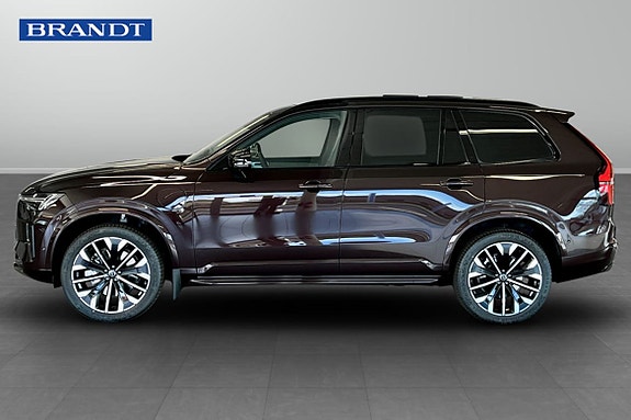 Volvo XC90 3 of 11
