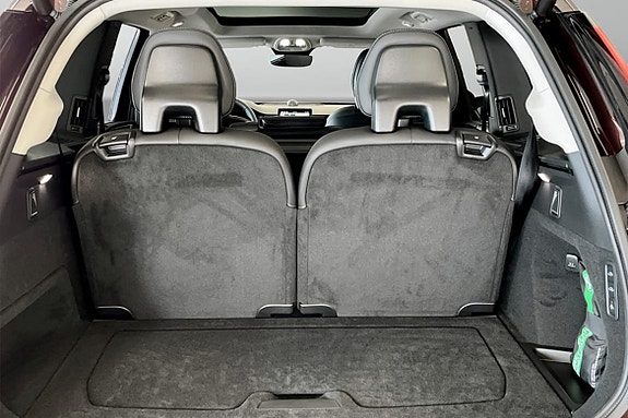 Volvo XC90 10 of 11