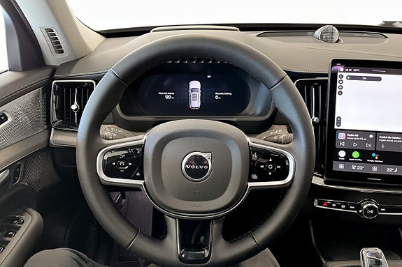 Volvo XC90 8 of 11