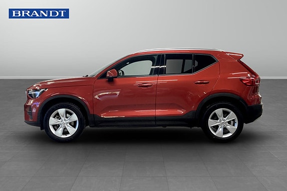 Volvo XC40 3 of 5