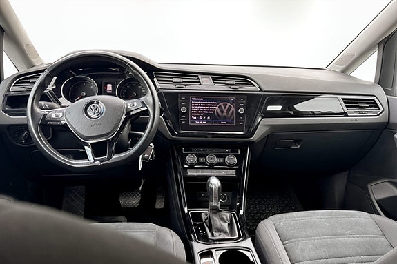 Volkswagen Touran 7 of 13