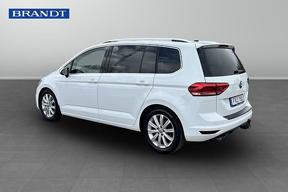 Volkswagen Touran 4 of 13