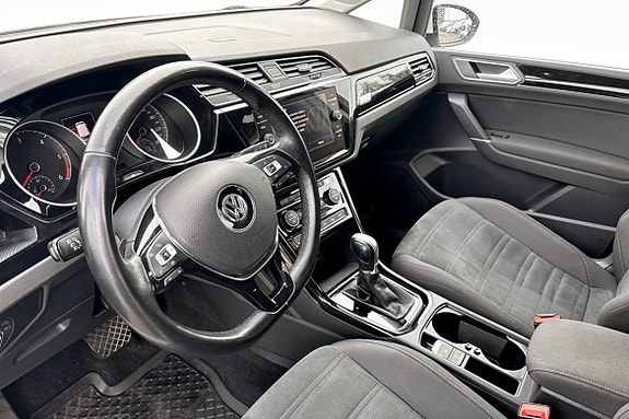 Volkswagen Touran 8 of 13