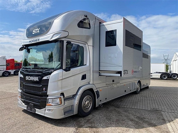 Scania STX Scania P320 för 5 hästar