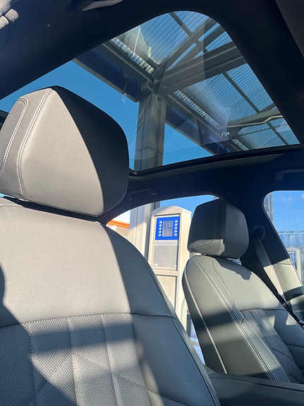 BMW i5 5 of 7