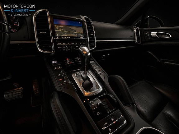 Porsche Cayenne 12 of 14