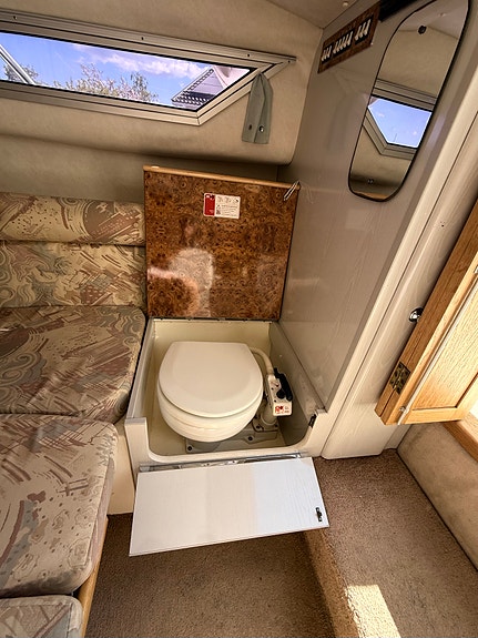 Sealine 210 Senator – Volvo Penta V6 DuoProp – nyservad och provkörningsklar 25 of 30
