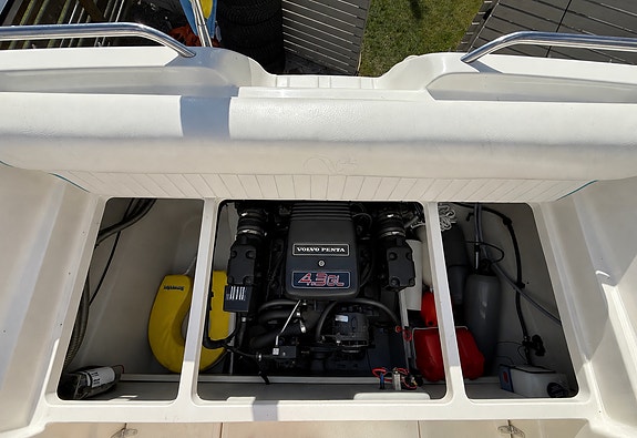 Sealine 210 Senator – Volvo Penta V6 DuoProp – nyservad och provkörningsklar 17 of 30