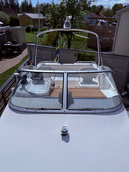 Sealine 210 Senator – Volvo Penta V6 DuoProp – nyservad och provkörningsklar 14 of 30
