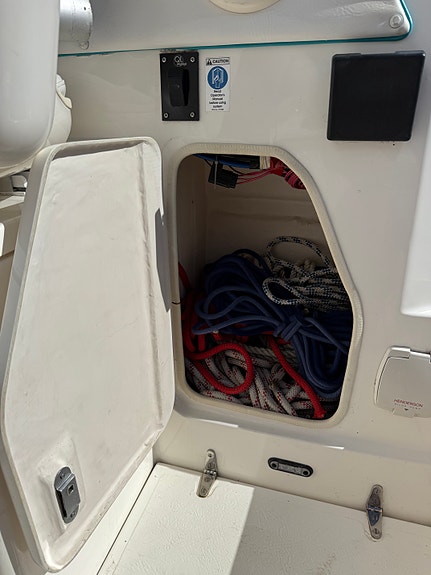Sealine 210 Senator – Volvo Penta V6 DuoProp – nyservad och provkörningsklar 28 of 30
